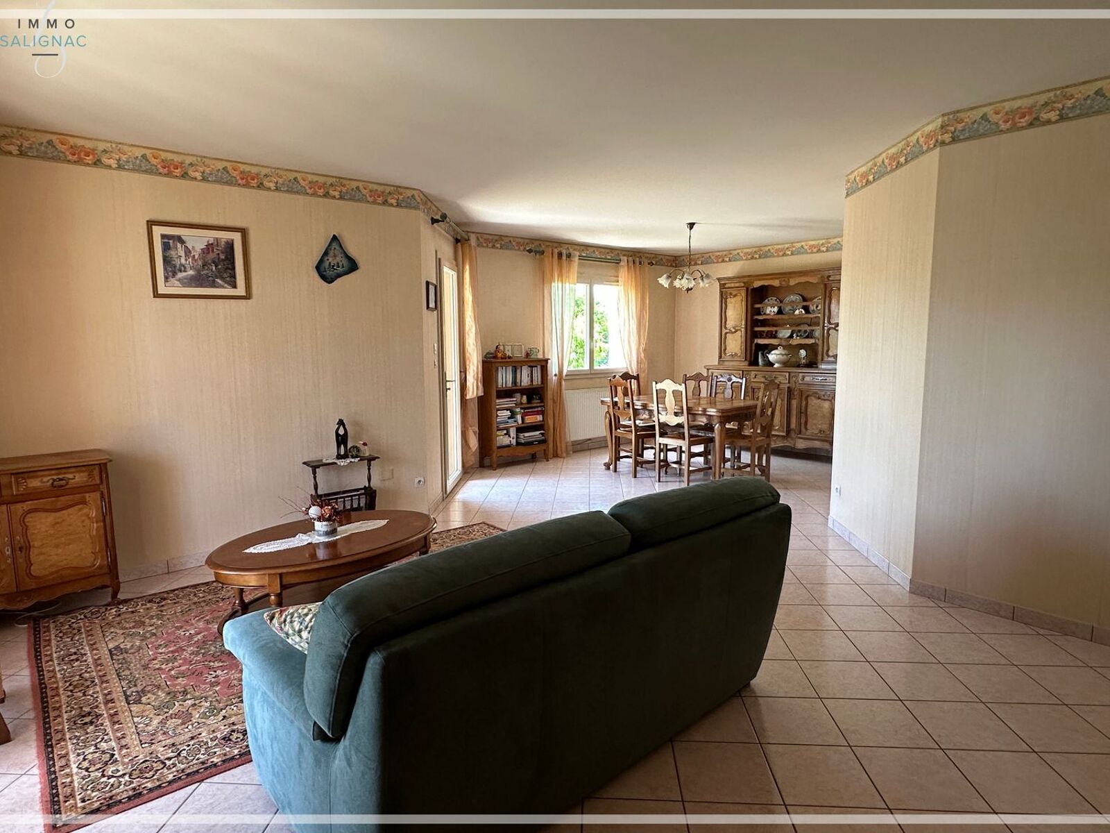Séjour de la maison de plain-pied présentée à Viriat